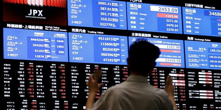 Chứng khoán châu Á thận trọng, đồng USD lạc quan trước hàng loạt dữ liệu