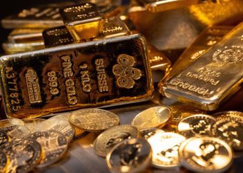 Giá vàng ngày 21/2: vàng thế giới phá đỉnh kỷ lục