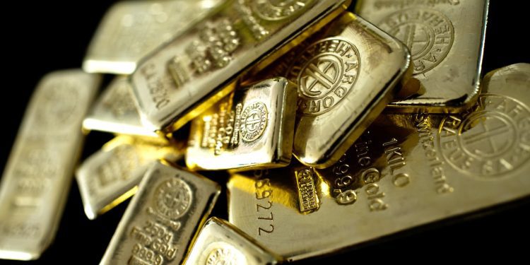 Giá vàng ngày 04/02: vàng thế giới tiếp tục lập kỷ lục mới