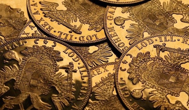 Giá vàng ngày 04/04: vàng giảm do áp lực chốt lời