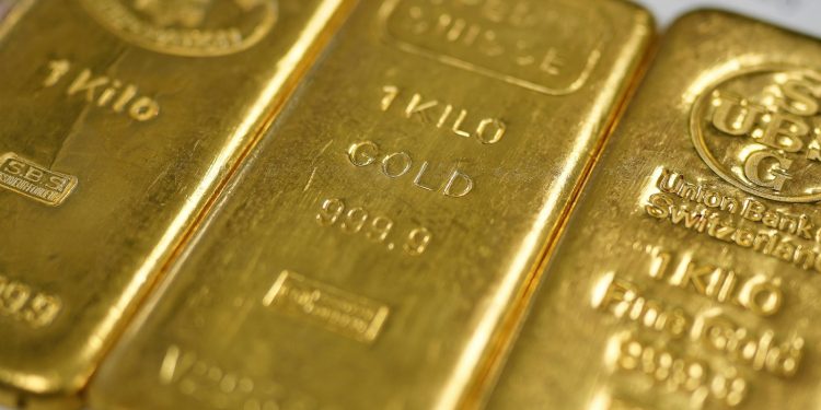 Giá vàng ngày 23/04: vàng giảm 1% sau khi chạm mốc 3.500 USD