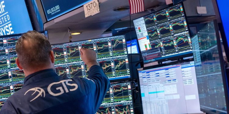 Chứng khoán Mỹ tăng điểm sau báo cáo kết quả lạc quan của Nvidia