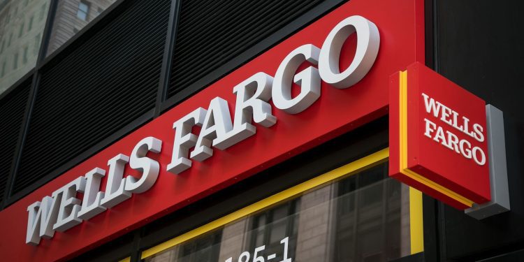 Cổ phiếu Wells Fargo đạt đỉnh 3 tháng sau khi Fed dỡ bỏ hạn chế