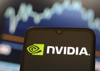 Nvidia quay lại vị trí công ty có giá trị nhất thế giới