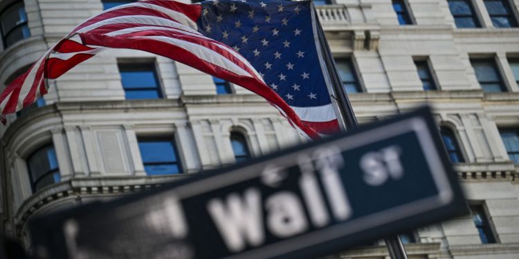 S&P 500 tăng cao nhờ hy vọng về thương mại