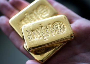 Giá vàng ngày 31/07: vàng SJC giảm nhẹ thêm 300.000 đồng/lượng 