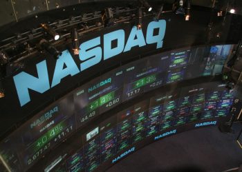 Nasdaq tăng lên mức kỷ lục sau thông tin Nvidia bán chip cho Trung Quốc 