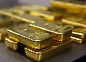 Giá vàng ngày 07/08: vàng SJC neo gần mốc 124 triệu đồng/lượng