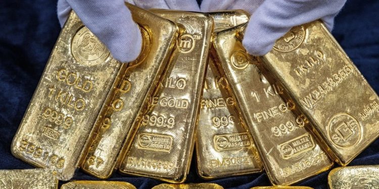 Giá vàng ngày 14/08: vàng thế giới tiếp đà tăng do đồng USD yếu