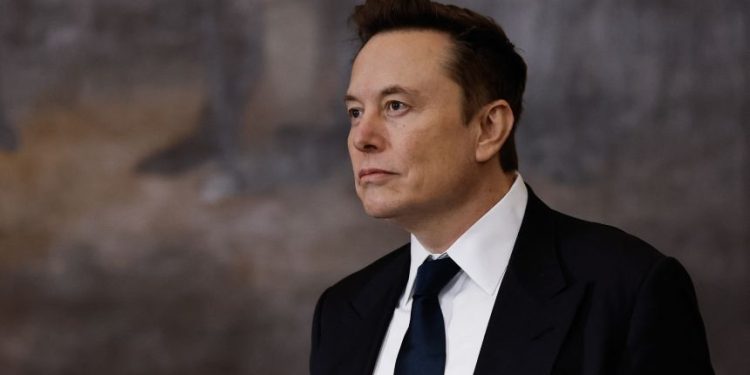Cổ phiếu Tesla bật tăng sau khi Elon Musk chi 1 tỷ USD mua cổ phiếu