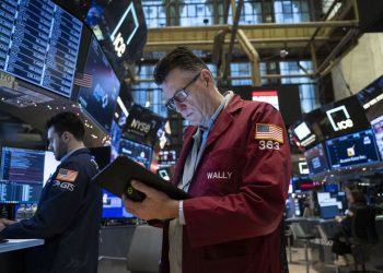 Chứng khoán Mỹ mở màn tháng 9 giảm mạnh sau phán quyết thuế quan của ông Trump