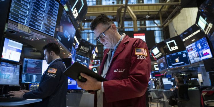 Chứng khoán Mỹ mở màn tháng 9 giảm mạnh sau phán quyết thuế quan của ông Trump