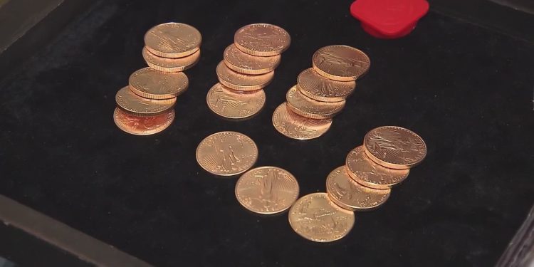 Giá vàng ngày 23/09: vàng thế giới tăng 2%