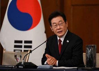 Tổng thống Hàn Quốc cảnh báo nguy cơ khủng hoảng tài chính nếu nhượng bộ Mỹ 