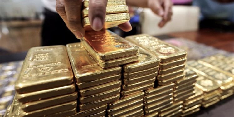 Giá vàng ngày 02/10: tiến sát mốc 3.900 USD/ounce