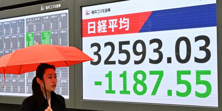 Chỉ số Nikkei vượt 47.000 lần đầu tiên sau chiến thắng của bà Takaichi Sanae