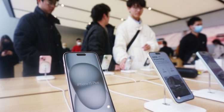 iPhone dẫn dắt tăng trưởng doanh số Ngày Độc thân tại Trung Quốc