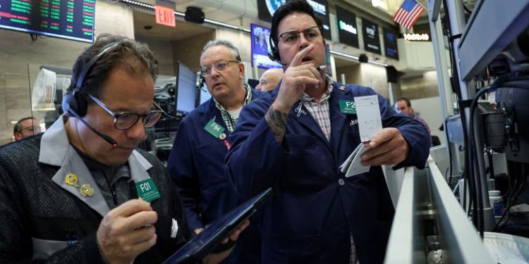 Chứng khoán Mỹ giảm điểm do cổ phiếu công nghệ bị bán tháo