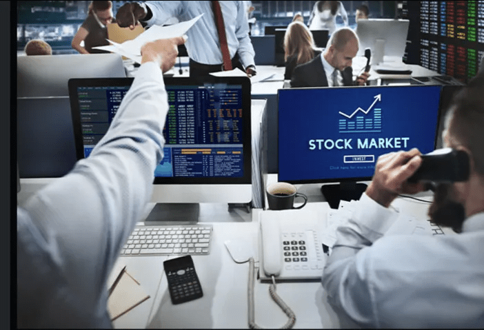 Dow Jones lần đầu vượt 48.000 điểm