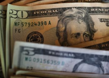 Đồng USD ổn định, thị trường cảnh giác trước tuần lễ dồn dập sự kiện kinh tế 