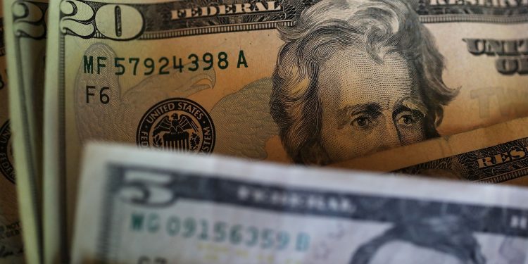 Đồng USD ổn định, thị trường cảnh giác trước tuần lễ dồn dập sự kiện kinh tế