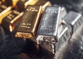 Giá vàng ngày 24/12: vàng SJC sát mốc 160 triệu đồng/lượng