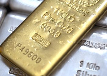 Giá vàng ngày 15/01: vàng SJC hạ nhiệt nhẹ