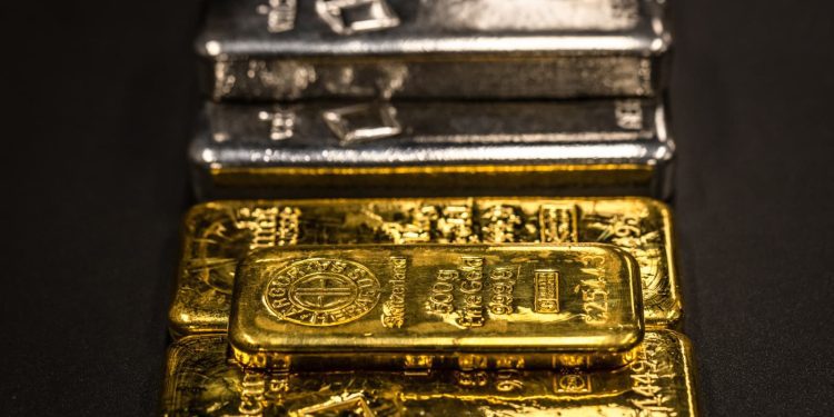 Giá vàng ngày 06/01: vàng SJC vượt mốc 157 triệu đồng/lượng