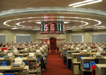 Cổ phiếu AI Trung Quốc tăng mạnh nhờ kỳ vọng vào các mô hình mới