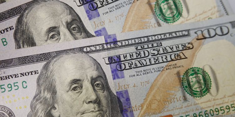 Đồng USD suy yếu sau khi Tòa án Tối cao Mỹ bác bỏ các mức thuế quan của ông Trump