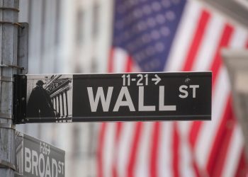 Chứng khoán Mỹ bật tăng khi giá dầu hạ nhiệt 