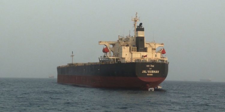 Trung Quốc đàm phán với Iran để chở dầu qua eo biển Hormuz