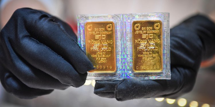 Giá vàng ngày 16/04: Vàng SJC giảm sâu 3 triệu đồng/lượng