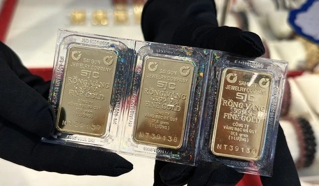 Giá vàng ngày 17/04: Vàng SJC tiếp tục giảm hơn 2 triệu đồng/lượng