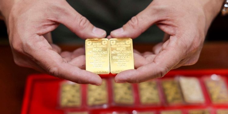 Giá vàng ngày 07/04: Vàng SJC và vàng nhẫn đồng loạt đi xuống