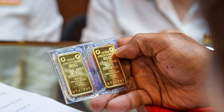 Giá vàng ngày 28/05: Vàng SJC bốc hơi gần 2 triệu/lượng