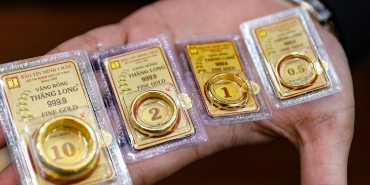 Giá vàng ngày 26/05: Vàng trong nước giảm nhẹ theo đà thế giới