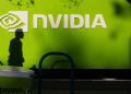 Nvidia vượt kỳ vọng doanh thu nhưng cổ phiếu vẫn giảm trước áp lực cạnh tranh 