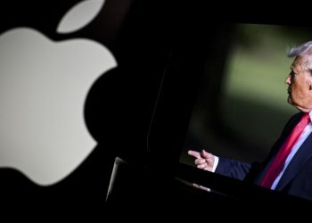Ông Trump tiết lộ Apple sẽ hợp tác với Intel sản xuất chip tại Mỹ
