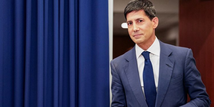 Fed giữ nguyên lãi suất sau cuộc họp đầu tiên của tân Chủ tịch Kevin Warsh