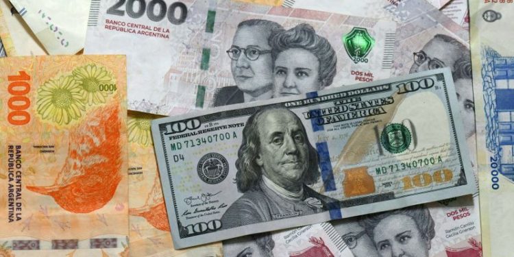 Đồng USD chạm mức đỉnh 2 tháng nhờ kỳ vọng Fed tăng lãi suất